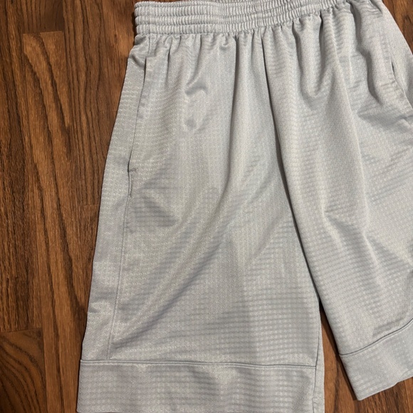 Nike DAZZLES * Y2K Basketball Shorts *Silver Grey Silky Satin * Size Medium - Picture 5 of 8